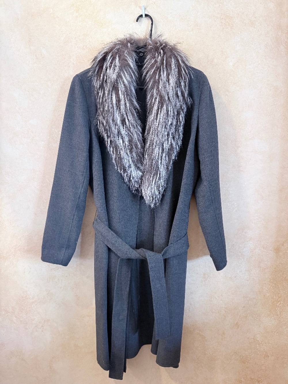 Dana Buchman Coat Size 10 Gray 100% Wool Genuine Silver Fox Fur Collar Like New